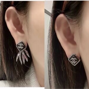 CHANEL Black Crystals earrings, 2 ways wearring